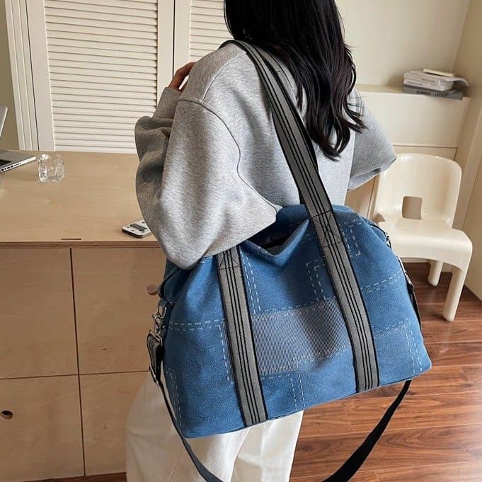 Cross-border wholesale women's denim large capacity versatile fashion travel zipper stitching single shoulder crossbody tote bag