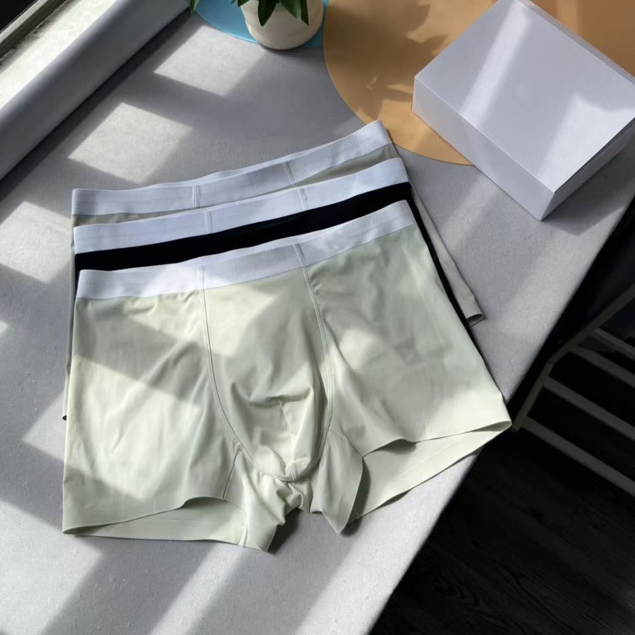 B-Eye Spring New Seamless Comfortable Skin-Friendly Cordyceps Underwear, Four-Corner Shorts, Breathable, Dry, Antibacterial Men's Underwear