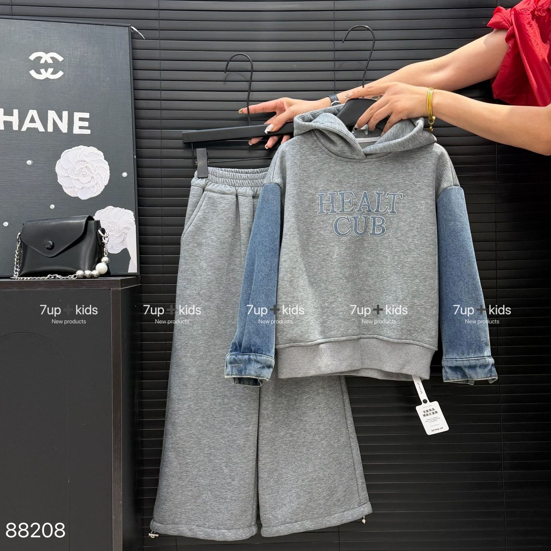 Girls Winter Children's Set Thickened Hooded Denim Jacket Wide Leg Pants Two-Piece Set Zhili Children's Clothing
