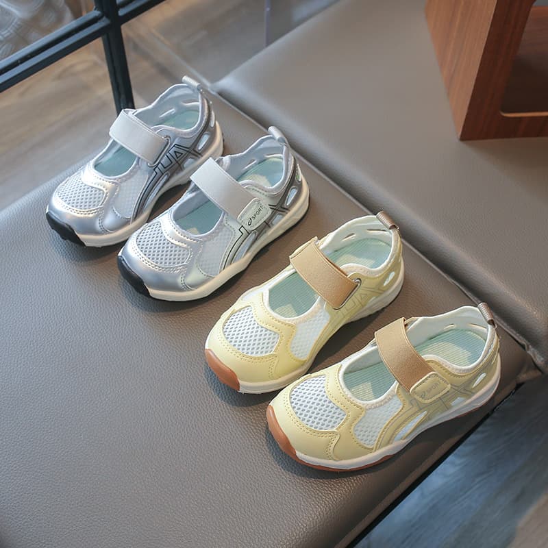2026 new summer children's sports sandals for boys and girls, hollow breathable casual shoes for middle-aged and older children and students, summer shoes