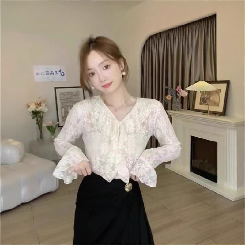 Brown ruffled v-neck lace shirt for women, spring and autumn suit, slim and chic shirt, short see-through top