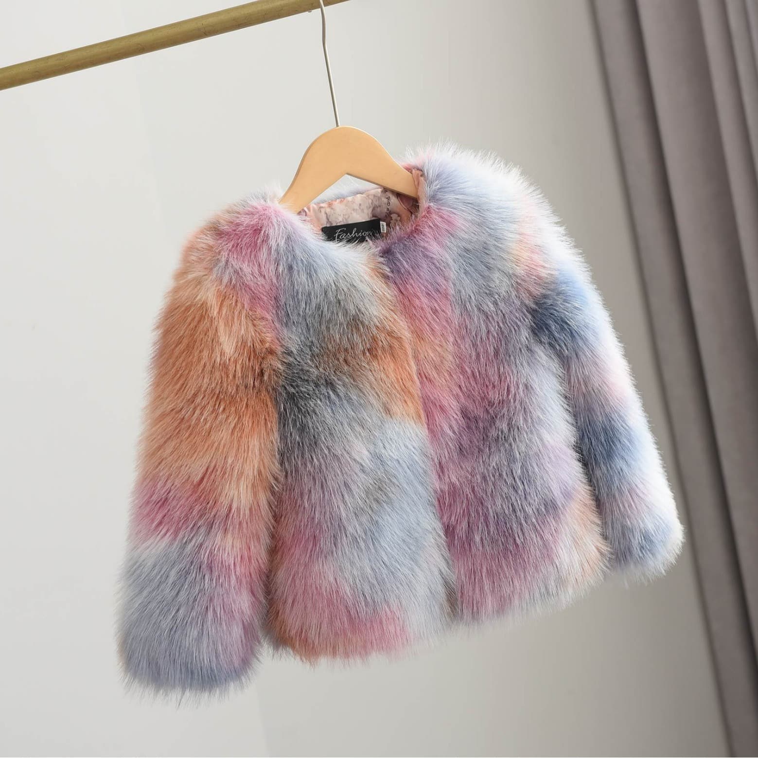 2025 Winter Woven Printed Color-Blocked Faux Fur Coat for Girls, Short Round Neck, Stylish Coat with Integrated Fur