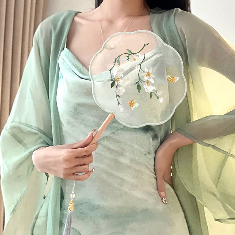 Embroidered Round Fan Chinese Ancient Style Hanfu Cheongsam Fan Classical Palace Fan Gardenia Jasmine Dance Fan
