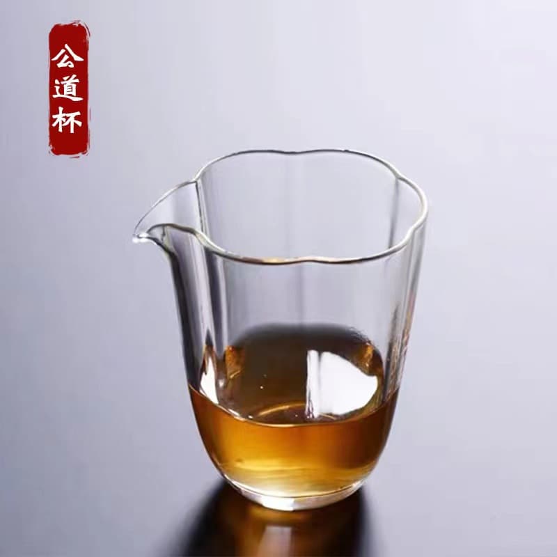 Manufacturer Wholesale High Borosilicate Thickened Glass Fairness Cup, Petal Star Tea Set, Creative Handmade Tea Divider, Transparent Fairness Cup