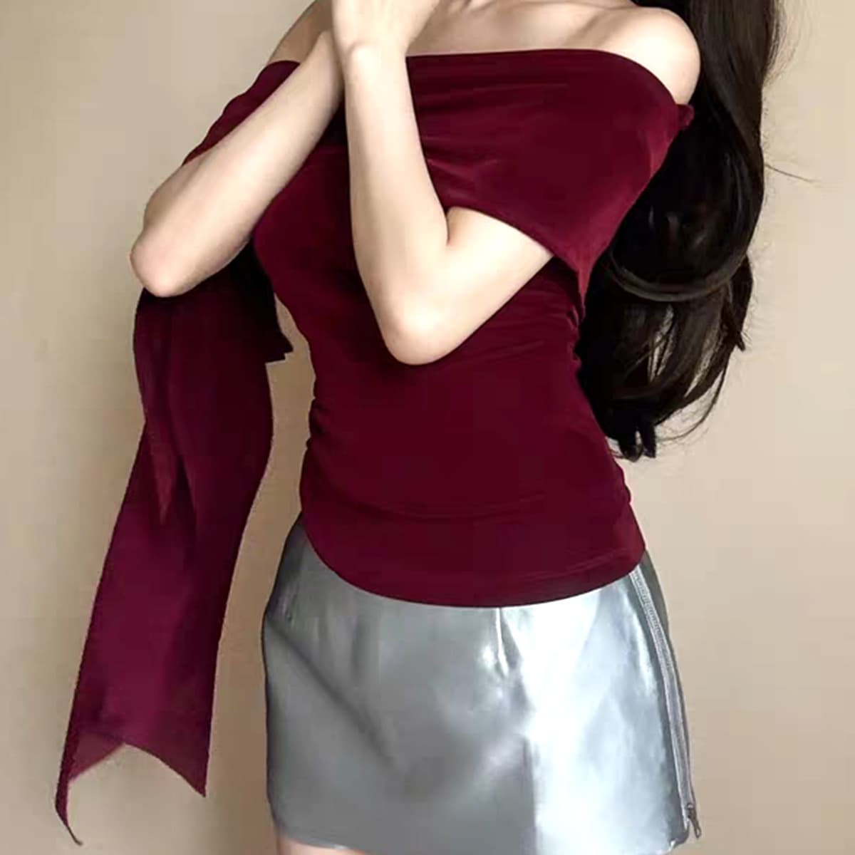 Sleeveless Asymmetric Off-Shoulder Top for Women, Spring/Summer Korean Style, Fitted Slimming Short Design, Elegant Off-Shoulder T-Shirt