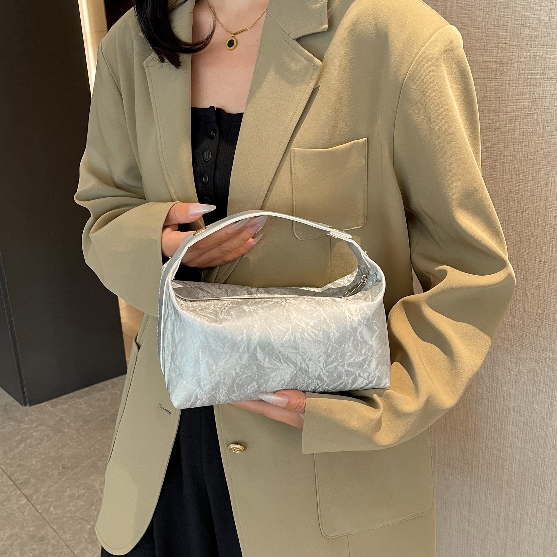 Japanese Style Portable Large Capacity Premium Trendy Light Luxury Travel Cosmetic Storage Bag
