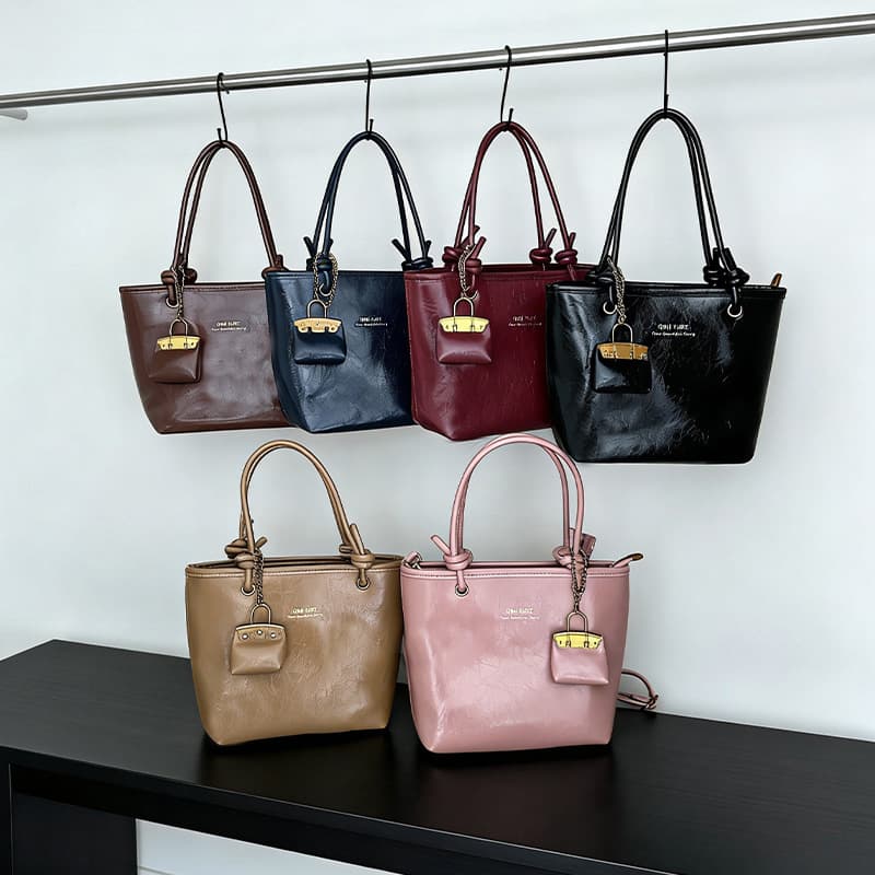 Vintage Tote Bag for Women, New Casual Fashion Trendy Handheld Bucket Bag, Korean Style Shoulder Crossbody Bag with Label, Drop Shipping
