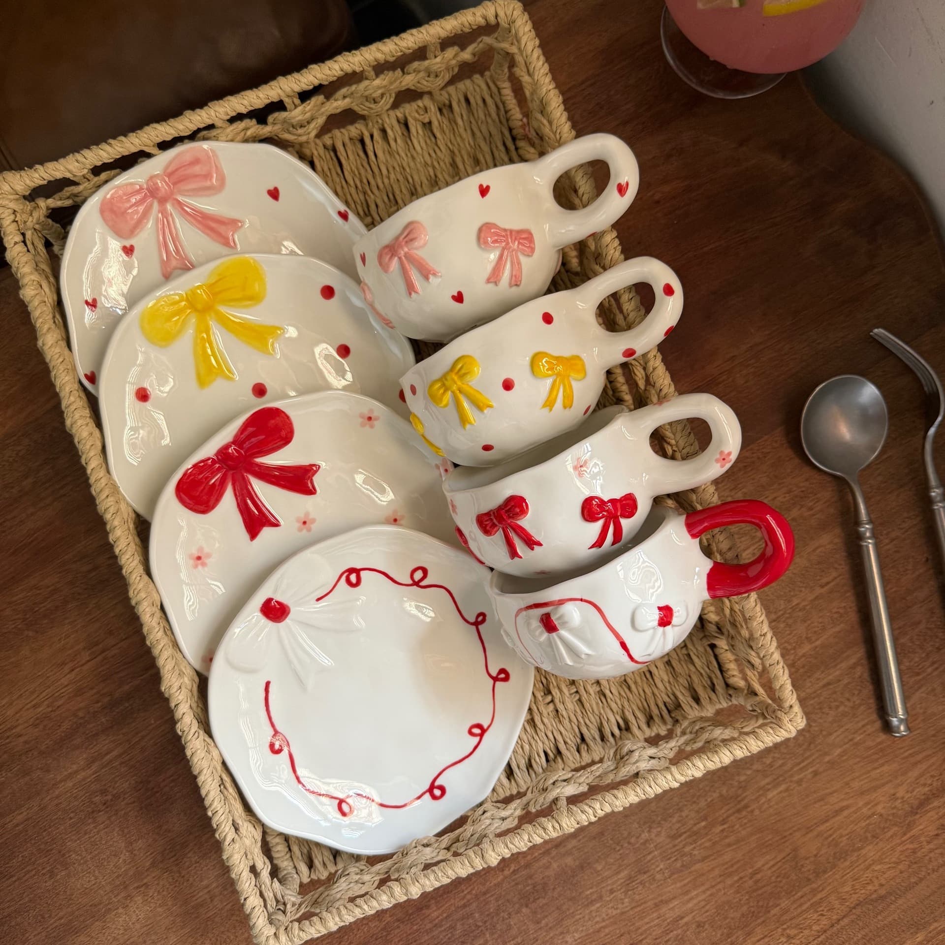 Korean Ins Style Embossed Handmade Bow Ceramic Coffee Cup and Saucer Hand-Pinched Irregular Cup and Saucer Dessert Plate