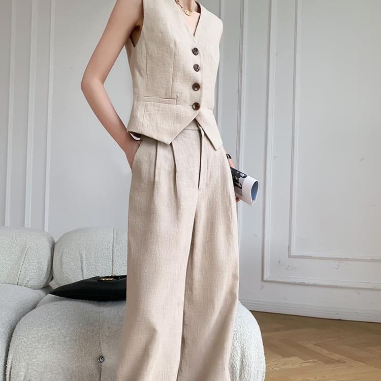 2025 New Fashionable Two-Piece Set for Women: Sleeveless Vest Top and Wide-Leg Trousers