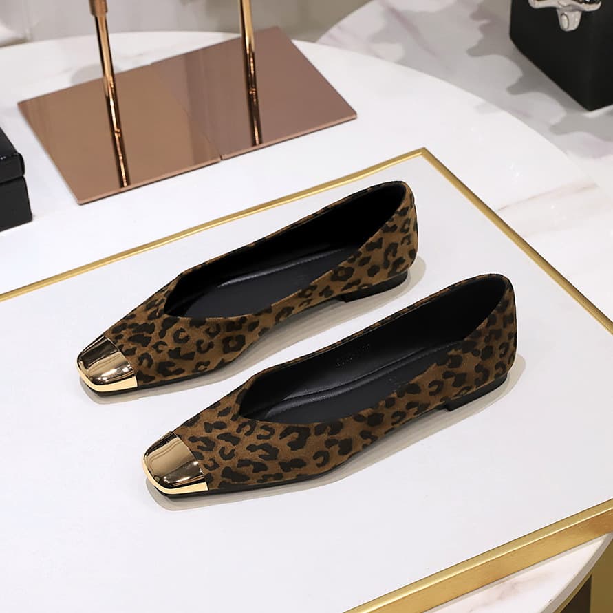 8726-1 European and American style flat women's shoes suede metal toe stitching suede spring and autumn fashion flat heel leopard print single shoes for women