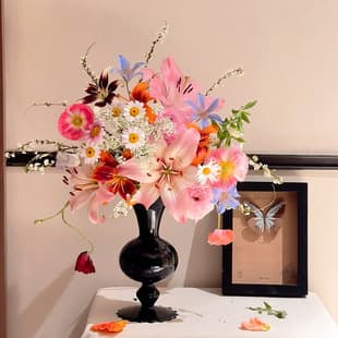 Vintage Vase Tall Stem Glass Decorative Flower Vase for Living Room Study Tea Room Flower Shop Elegant Glass Creative Vase