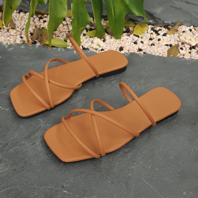 Cross-border Plus Size Retro Cross-Strap Outdoor Sandals for Women, New Summer Square-Toe Open-Toe One-Bar Sandals Wholesale