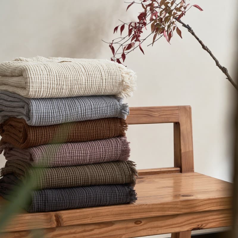 Japanese retro all-cotton four-layer gauze tassel blankets, multifunctional wrinkled breathable soft all-season leisure blankets++