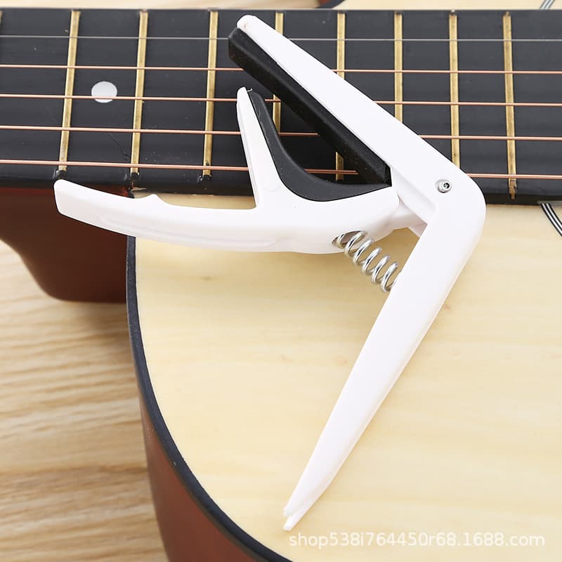 Plastic Capo Black and White CAPO Folk Guitar Ukulele Pitch Clip Transposer Clamp Guitar Accessories Wholesale