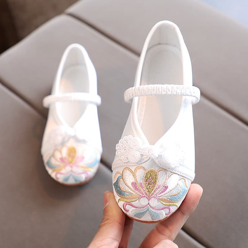 Hanfu shoes, children's ancient style embroidered shoes, girls' Chinese style ancient costume baby old Beijing cloth shoes, dropshipping available.
