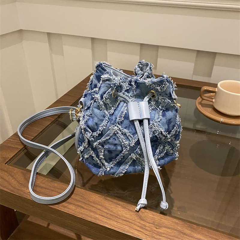 Niche Design Denim Diamond Quilted Bucket Bag for Women 2025 Spring/Summer New Trendy Drawstring Shoulder Crossbody Bag