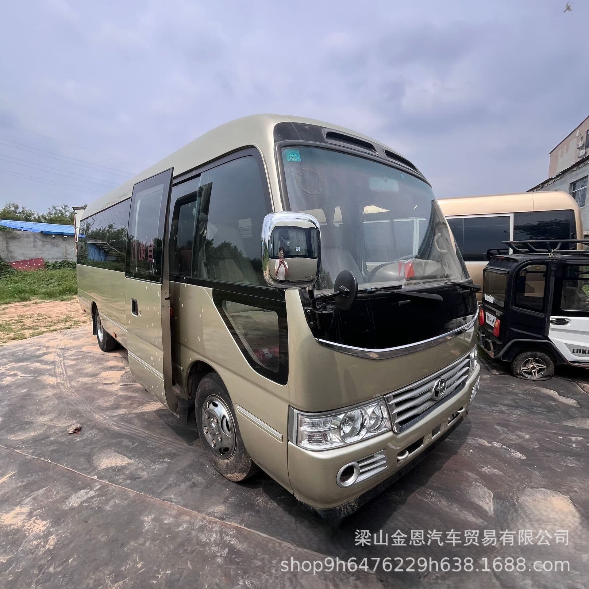 Cross-border export Toyota Coaster 23-seat minibus Toyota Hiace 14-seat passenger bus 18-seat commercial vehicle