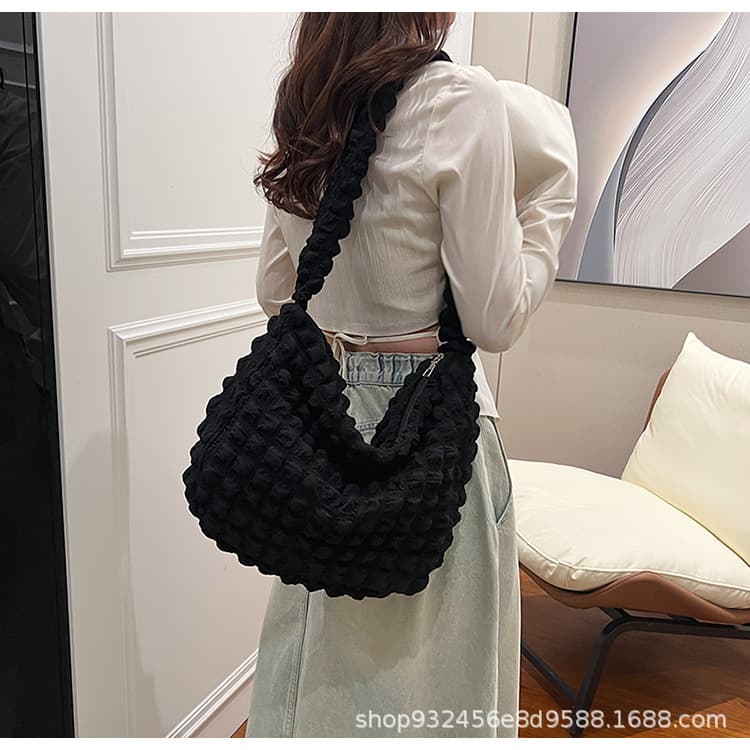 2025 Crossbody Large Capacity Women's Bag Simple Versatile Xiaohongshu Same Style Wholesale Cross-border Bubble Bag Cloud Bag