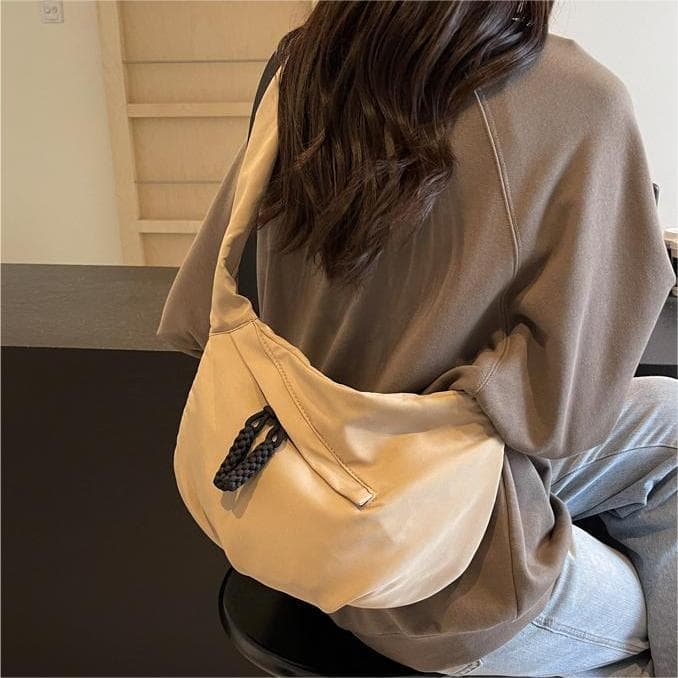 Casual All-match Lightweight Canvas Bag 2024 New Women's Bag Simple Fashion Dumpling Bag Large Capacity Commuter Crossbody Bag