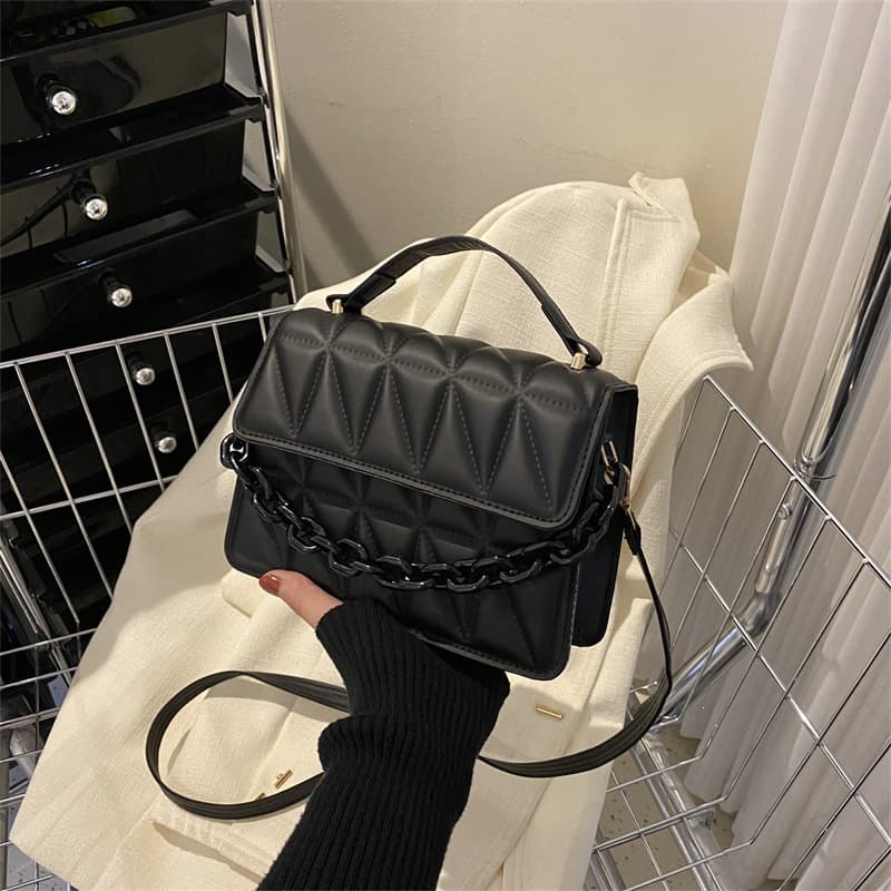 Minimalist Retro Handheld Small Square Bag Women's 2026 Spring/Summer New Chain Shoulder Crossbody Bag Quilted Bag
