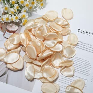 Burned edge rose petals wedding scene decoration wedding banquet venue control hand-sprinkled petals confession petals simulated fabric petals