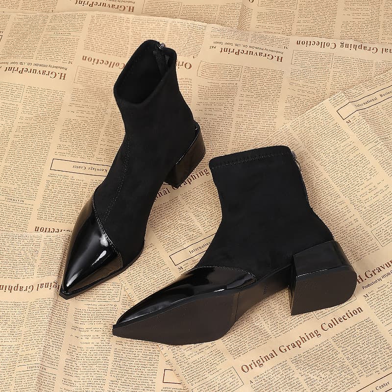 French pointed toe high-end stylish small short boots early autumn women's shoes 2025 French autumn and winter with skirt Korean style small ankle boots