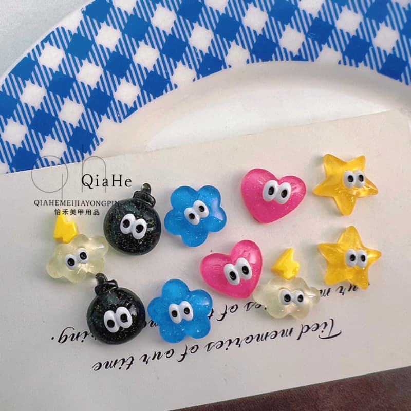 Internet Celebrity New Super Q Cartoon Ice Crystal Hard Candy Cute Coal Ball Small Eyes Star Card Nail Accessories