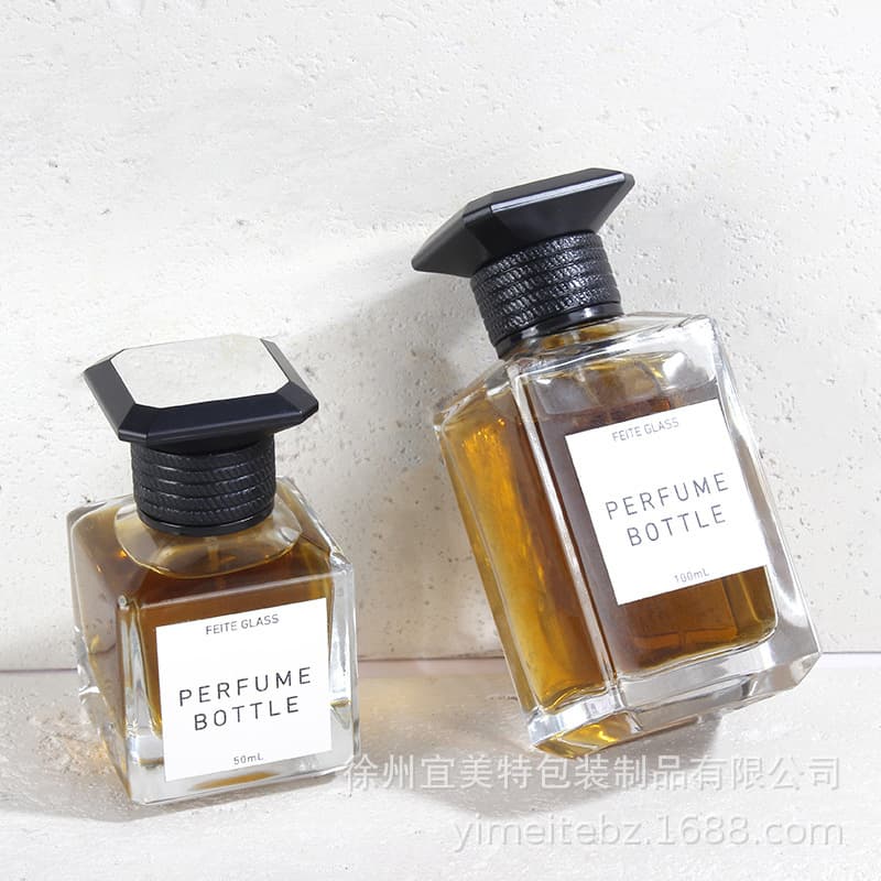 Wholesale spot bayonet perfume bottle 50ml70ml100ml new transparent glass spray perfume bottle with lid