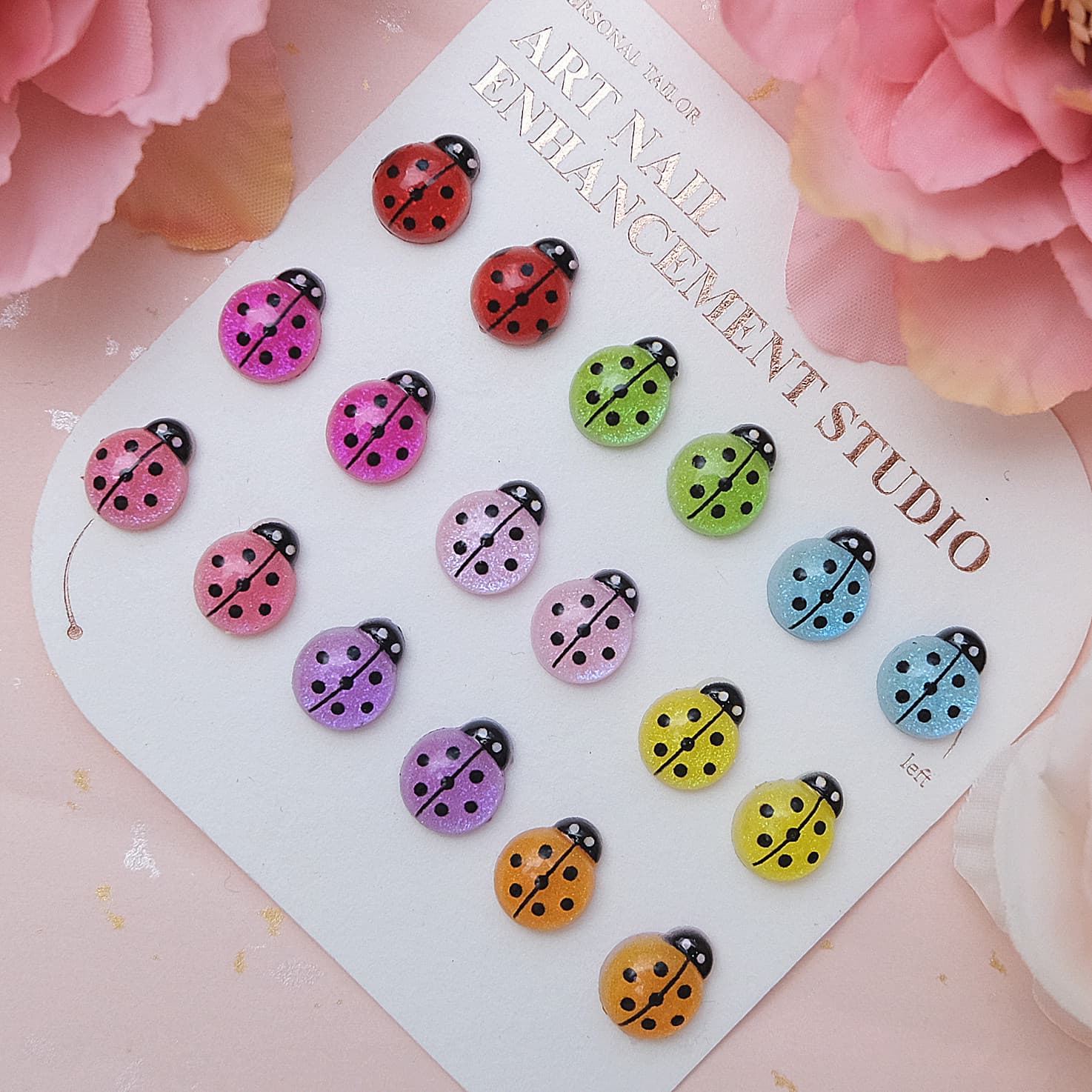 Cross-border popular mini ladybug nail art accessories, cute cartoon resin DIY wearable nail accessories wholesale
