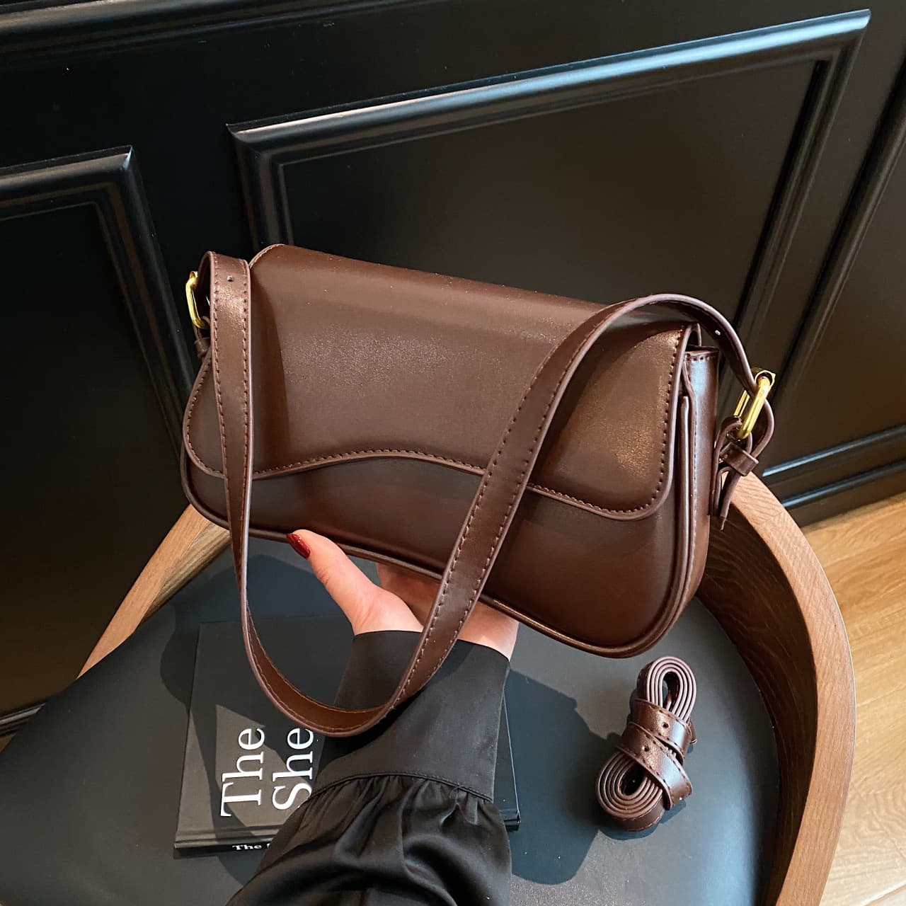 Cross-border Bestseller Bag Women 2026 New Retro Versatile Shoulder Underarm Bag Niche Commuter Crossbody Small Square Bag