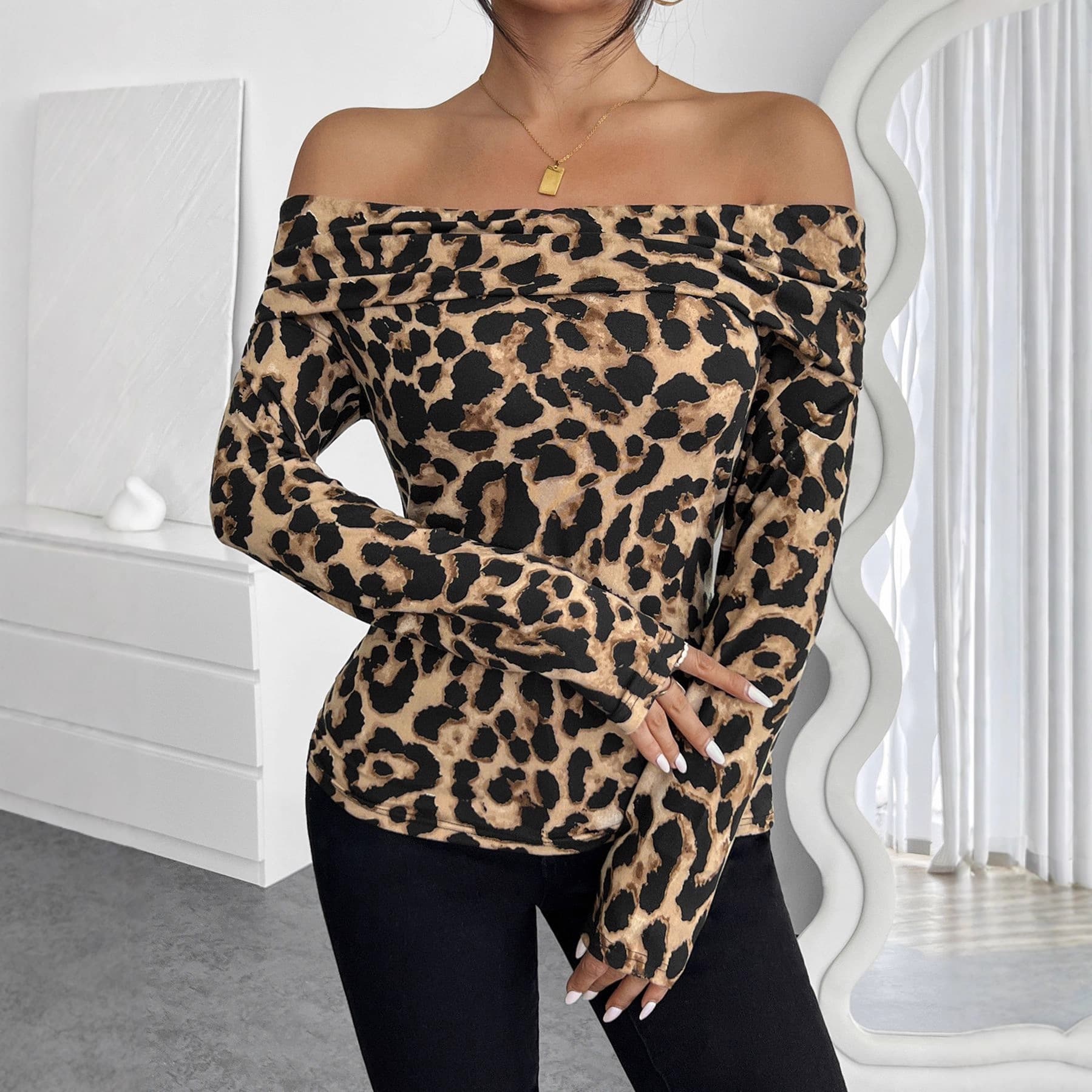 Women's Sexy Leopard Print Off-Shoulder Long Sleeve T-Shirt Top, New Fall/Winter 2025 Style for Amazon Cross-Border Sales