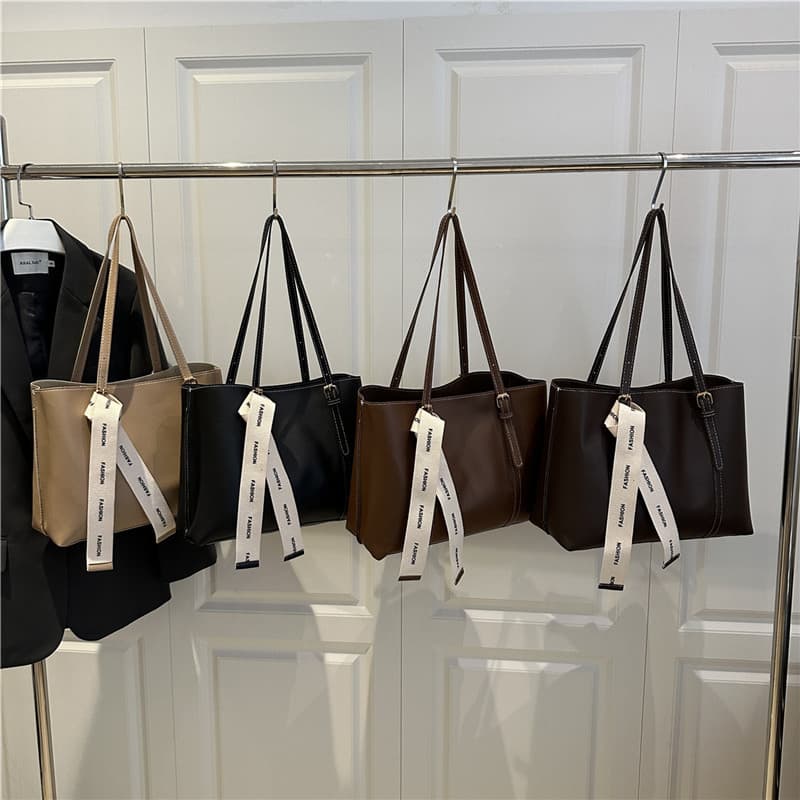 Commuting to work large-capacity bag for women 2025 summer new fashion simple niche lazy style shoulder tote bag