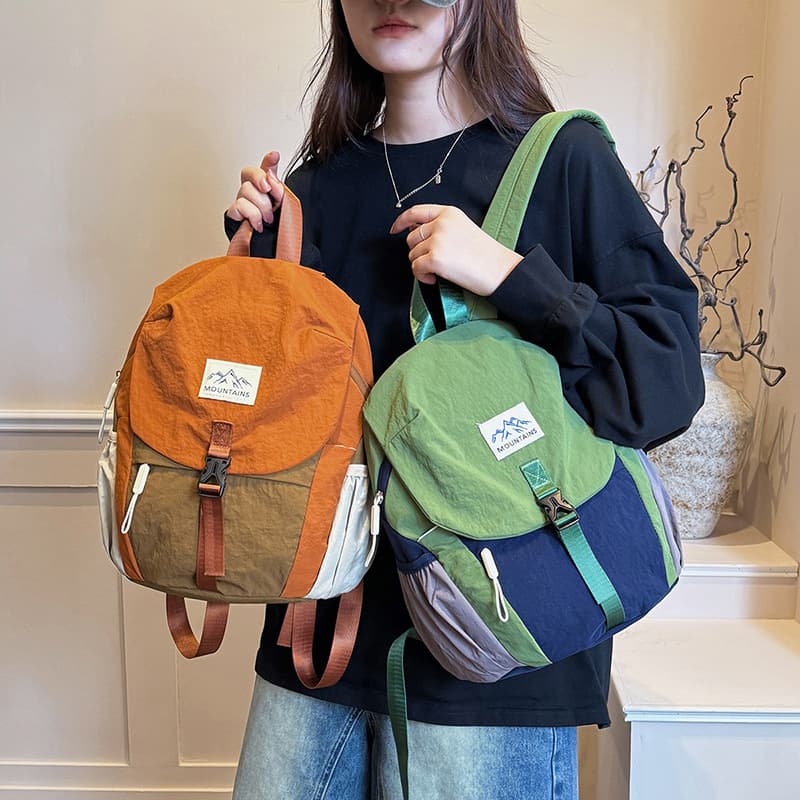 Children's Kindergarten Outdoor Backpack for Boys and Girls, Small Travel Backpack, Lightweight Double-Shoulder School Bag