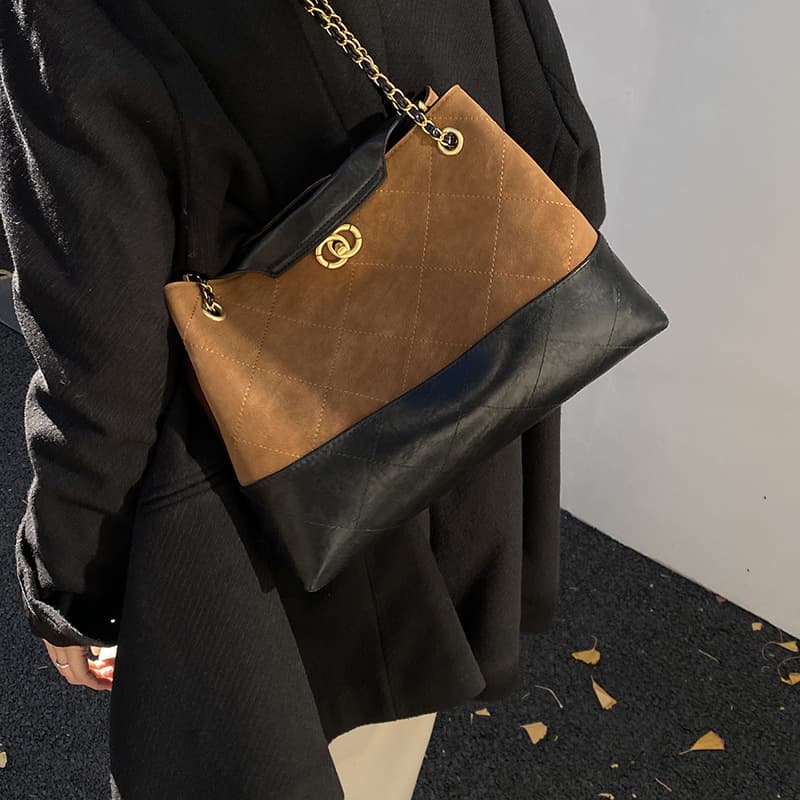 Xiaoxiangfeng retro large-capacity tote bag for women 2026 new contrast color chain armpit bag versatile portable shoulder bag