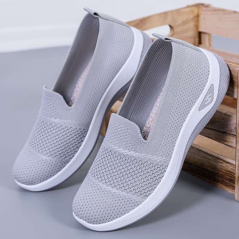 Comfortable Casual Women's Slip-On Shoes Spring Autumn Round Toe Flat Heel Versatile Mom Shoes Easy to Wear Low Cut Shoes