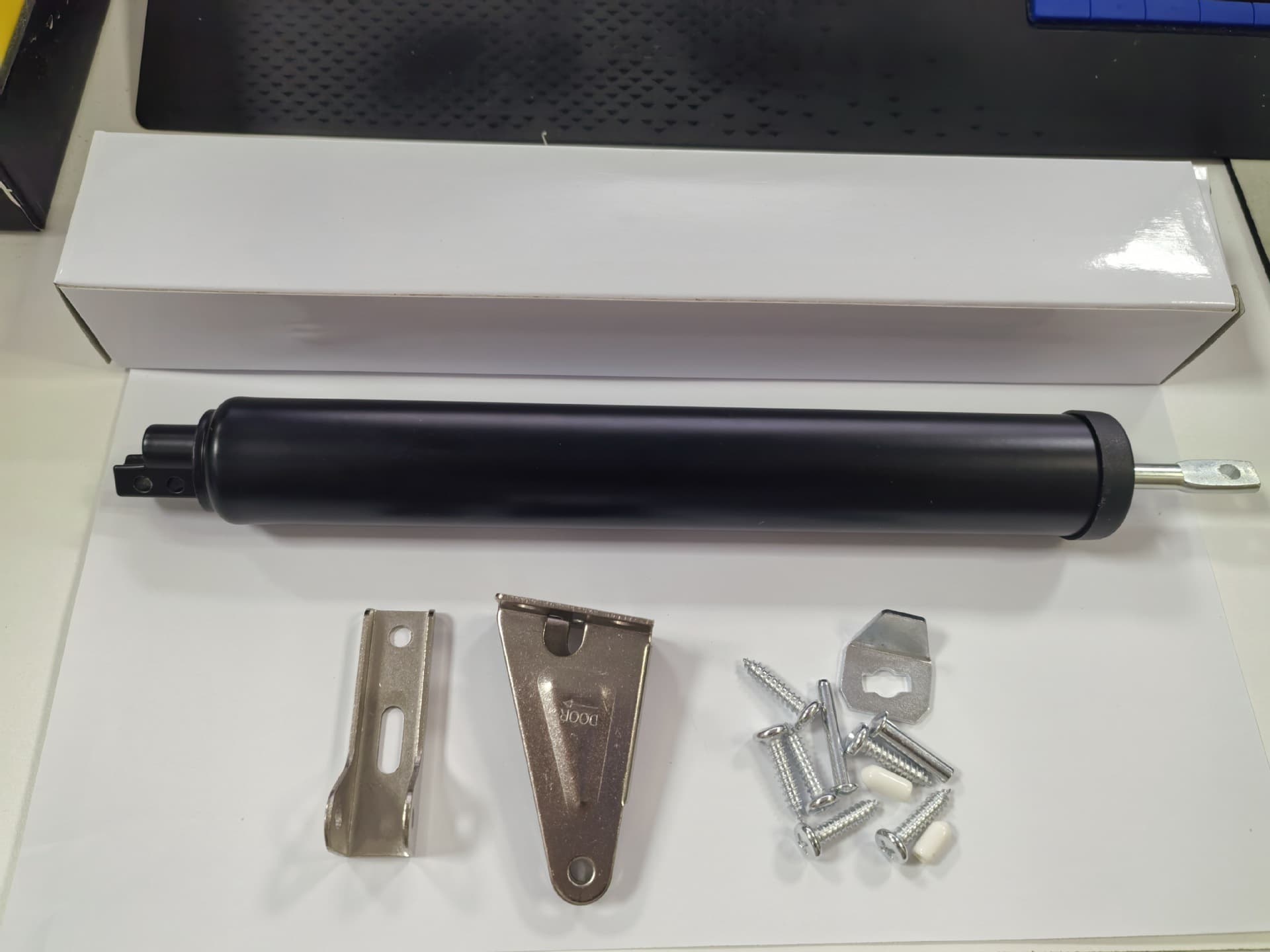 Simple Door Closer Silent Pneumatic Buffer Automatic Household Door Closing Tool for Wooden Doors and Room Doors Automatic Door Closer