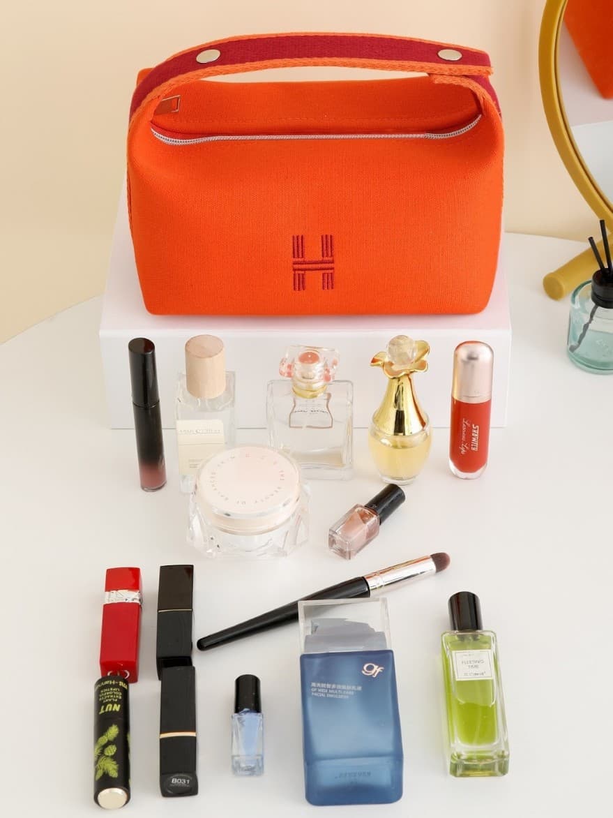 Cross-border Travel Toiletry Bag Canvas Handheld Cosmetic Bag Portable Women's Makeup Organizer Factory Wholesale
