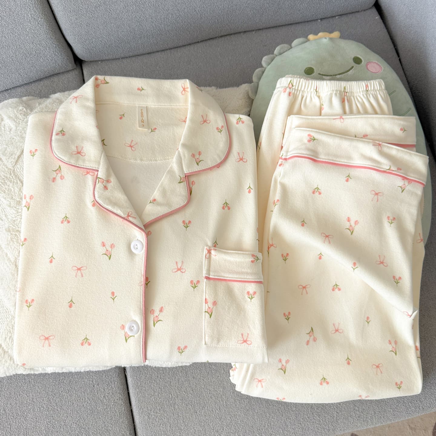 Deerong Pajamas for Women Long Sleeve Autumn Winter Coral Fleece Lined Thick Sweet Floral Print High-End Loungewear Spring and Fall