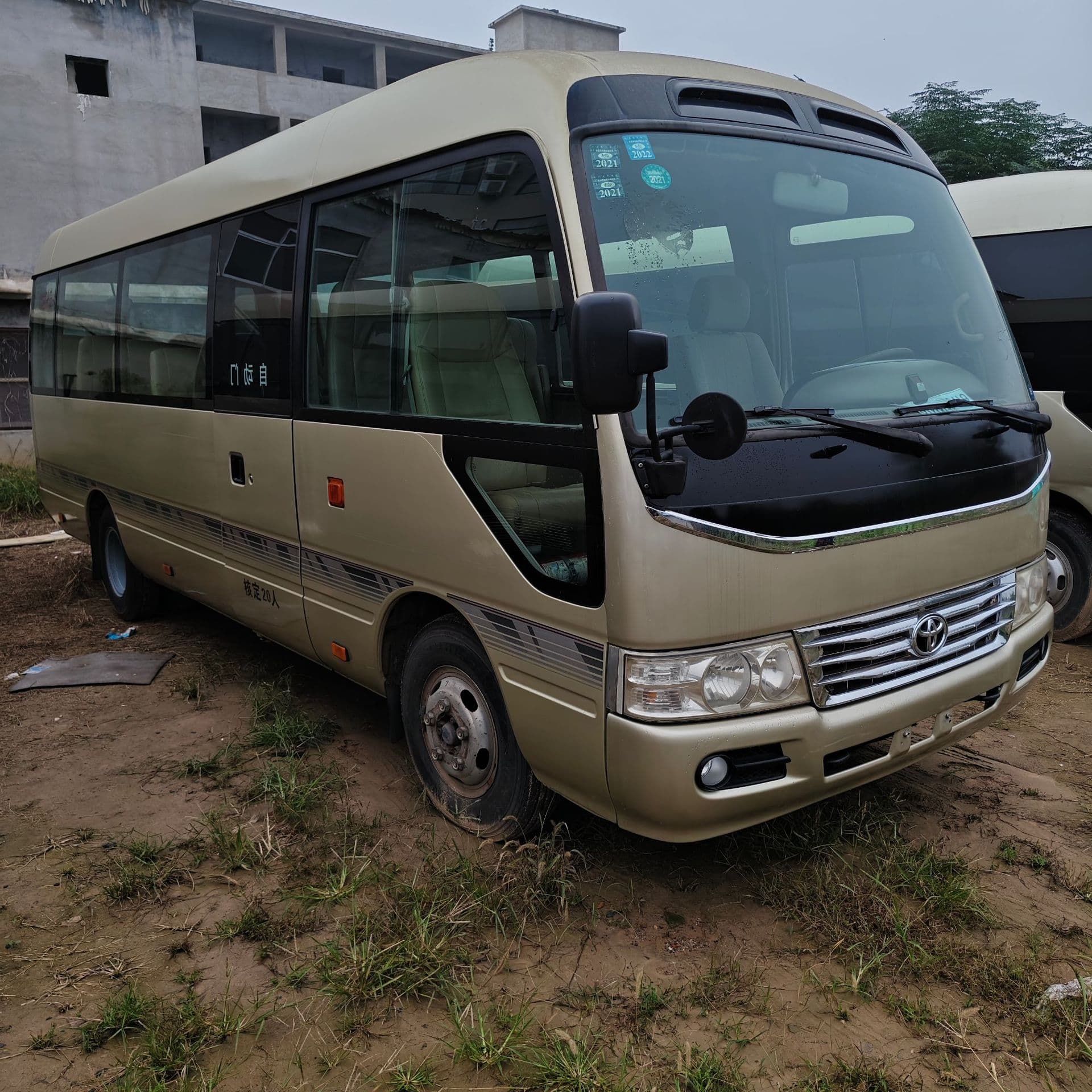 Export Toyota Coaster 23-seat minibus, 14-seat Toyota Hiace, 24-seat Yutong bus, used Coaster