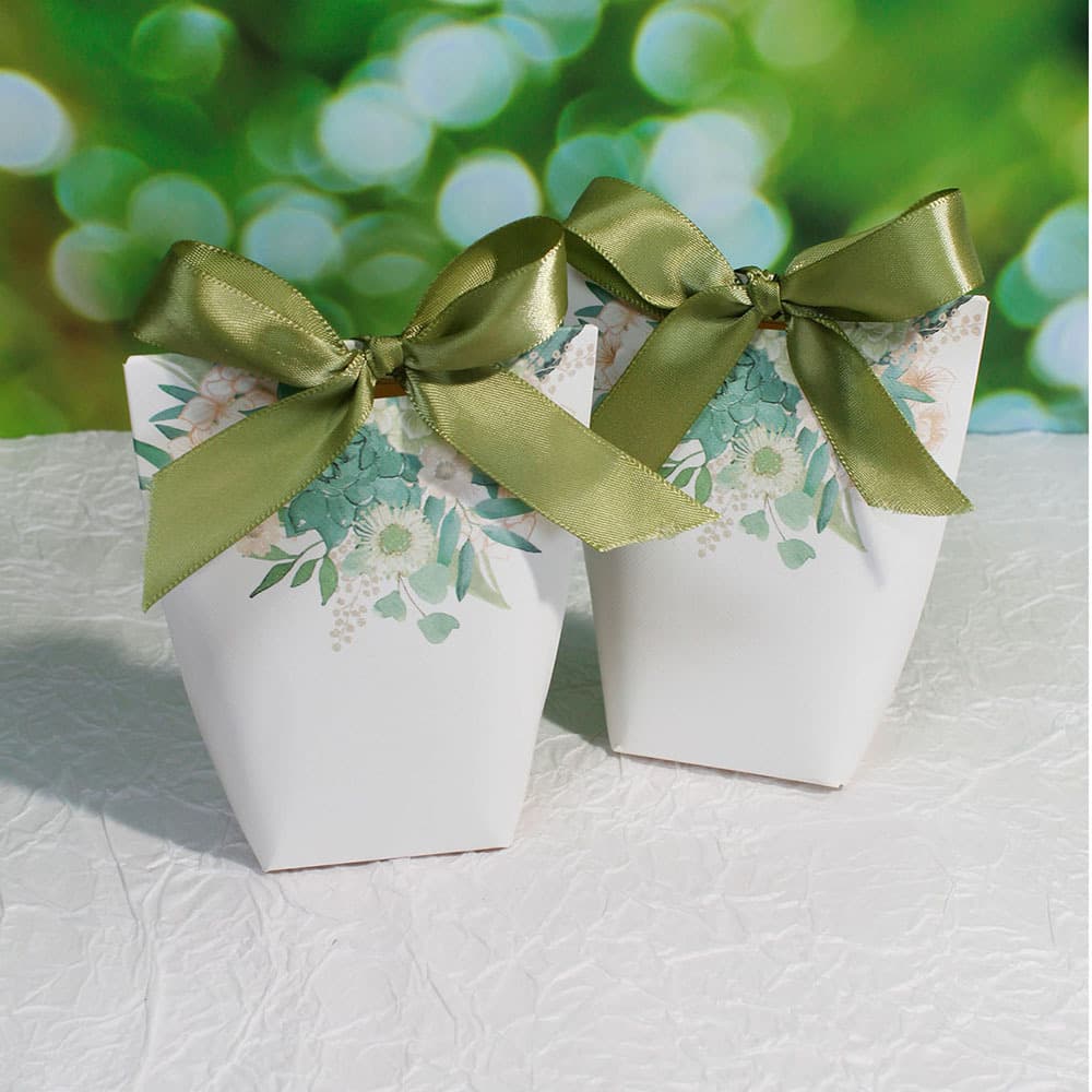 Cross-border high-end hot stamping green rose wedding candy box romantic wedding chocolate wedding candy box companion gift box