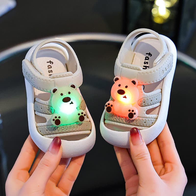 Baby Sandals with Flashing Lights for Boys and Girls, Non-Slip Soft Sole, Toddler Walking Shoes, Size 01 for 1-3 Years