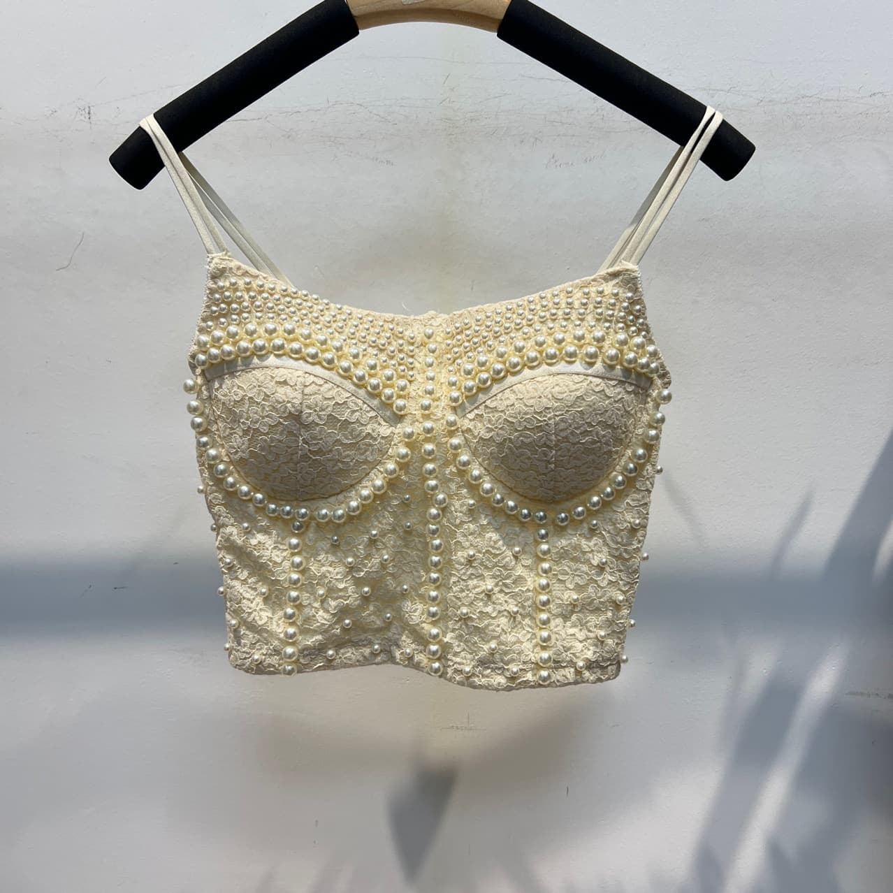 Chic High-End Camisole Women's Top with Built-in Pads, Short Design, Heavy Beaded Detail, Elegant Style