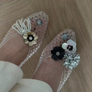 Korean Jelly Shoes Pointed Toe Crystal PVC Outdoor Casual Slip-On Hollow Dance Shoes