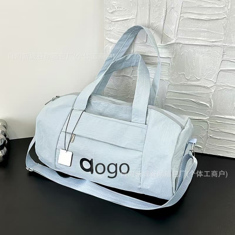 Cross-border Minimalist Yoga Fitness Bag 2025 Trendy Fashion Small Travel Bag Solid Color Handbag Crossbody Casual Versatile