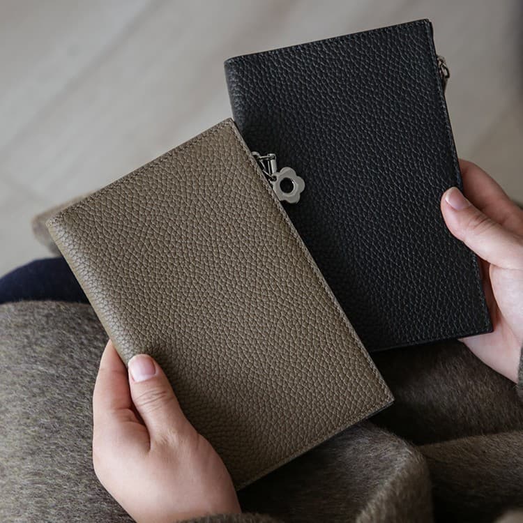 [Good travel items] Multifunctional passport holder, card holder, ID, boarding pass storage bag, ticket holder, wallet all in one