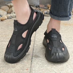 Outdoor water shoes for men, mesh breathable, toe protection design, anti-slip wear-resistant thick sole, slip-on casual sandals