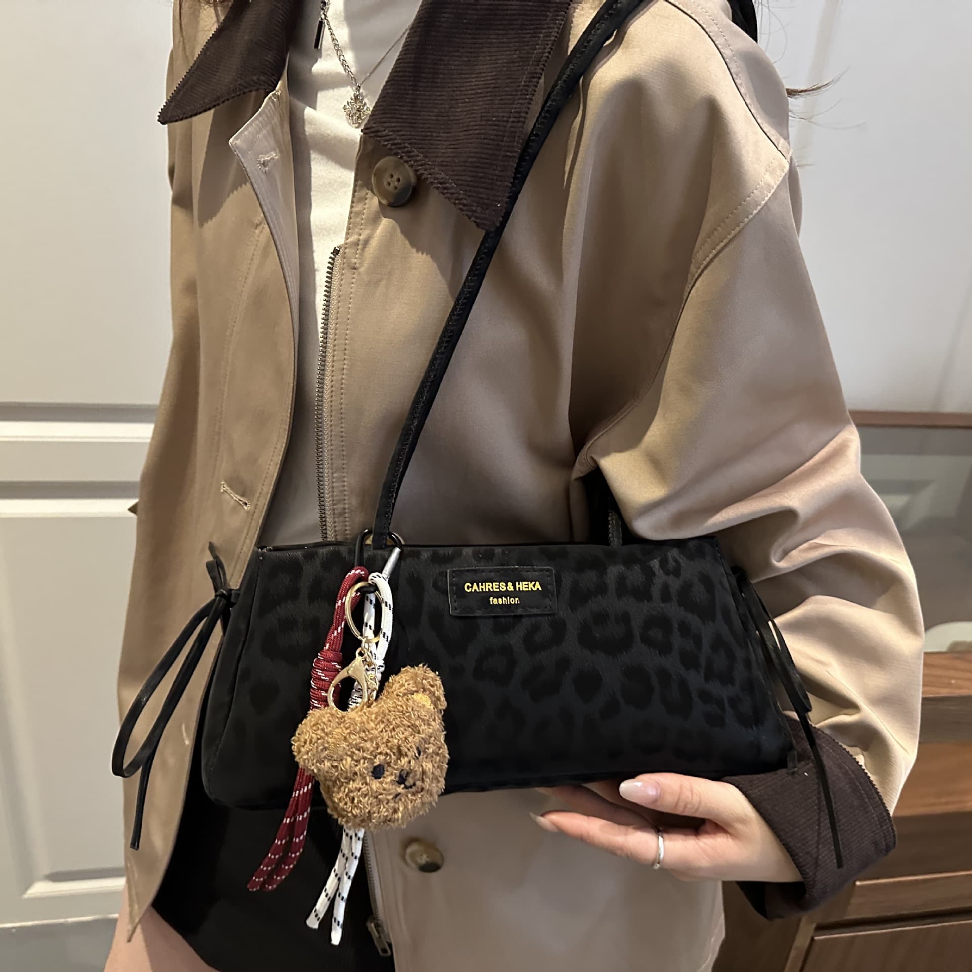 Leopard Print Bow Small Bag for Women, 2025 New Autumn/Winter Retro Underarm Baguette Bag, Premium Commute Shoulder Bag