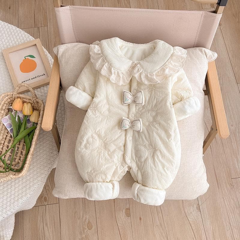 Newborn baby autumn and winter clothing, new thin cotton coat, princess style, super cute bow tie, velvet baby girl jumpsuit