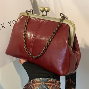 Retro Small Bag for Women Autumn Winter 2026 New Fashion Chain Shoulder Underarm Shell Bag Textured Niche Crossbody Bag