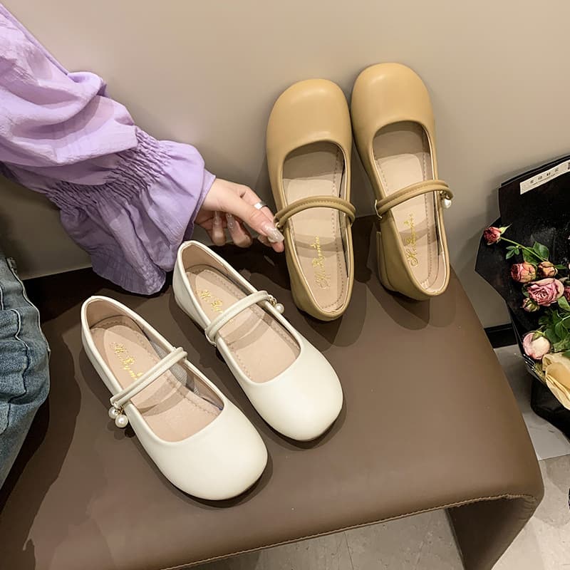 Gentle Mary Jane shoes for women 2025 new spring round toe low heel evening shoes French style with skirt single small leather shoes